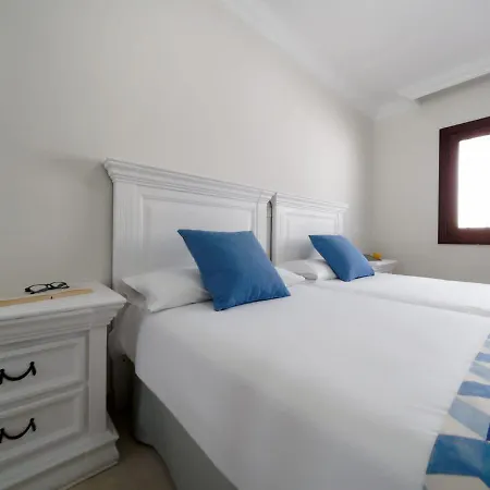 With Direct Access In Playa Puerto Del Carmen * 卡门港